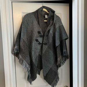 Super classy tweed cape with leather LIKE ACCENTS